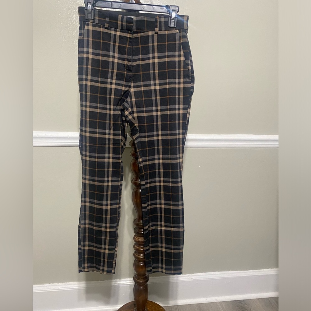 Women’s H&M trousers. Navy plaid sz 6